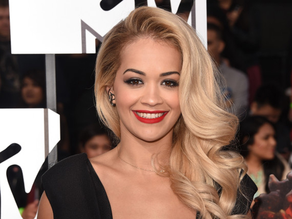 Lagunya Ada di Peringkat Pertama, Rita Ora Unggah Foto Telanjang Dirinya!